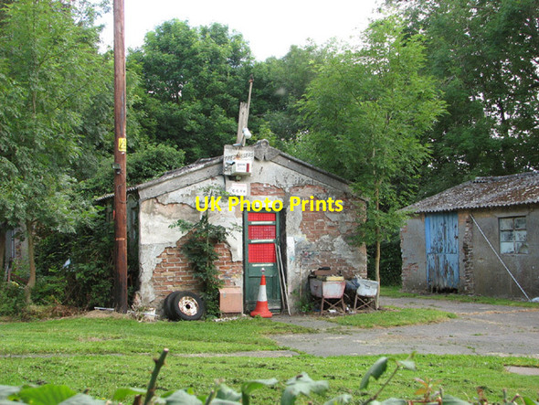 Photo 6"x4" RAF huts near Hardwick airfield Topcroft Street c2014