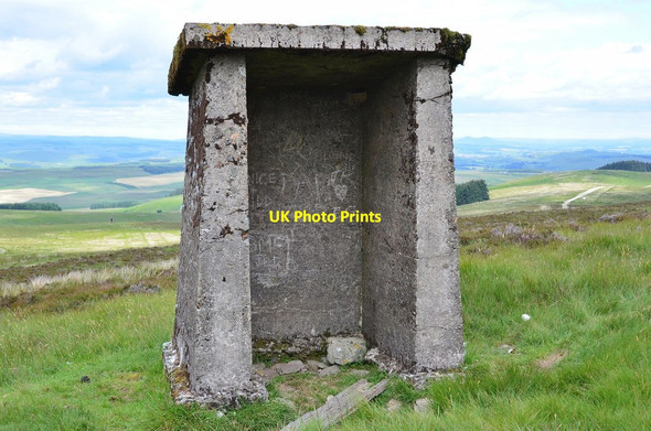 Photo 6"x4" Shelter on Penchrise Pen Stobs Castle c2014
