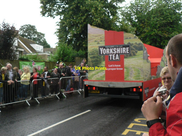Photo 6"x4" Tour de France Caravan 2, Pool in Wharfedale Pool\/SE2445 c2014