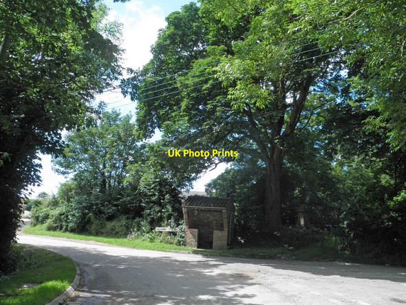 Photo 6"x4" Cumberworth bus shelter Cumberworth c2014