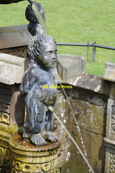 Photo 6"x4" Figure on fountain,  Bolsover Castle Bolsover c2014