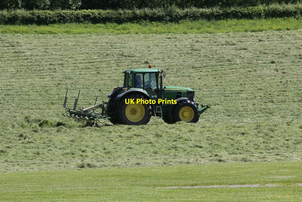 Photo 6"x4" Making Hay Hundred House c2014