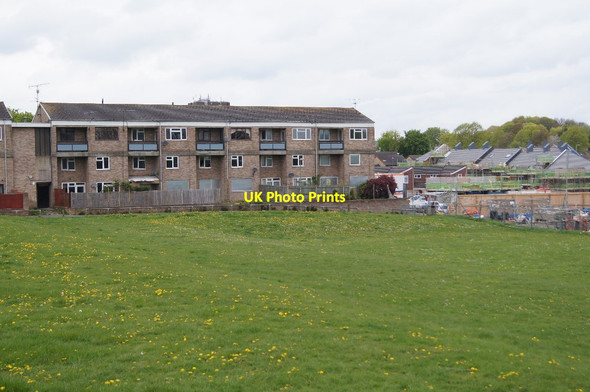 Photo 6"x4" Old to the left, new to the right Basingstoke c2014
