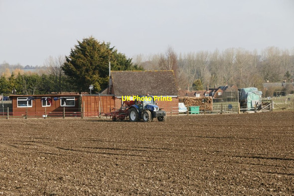Photo 6"x4" Tractor in the field Easton\/SU5132 c2015