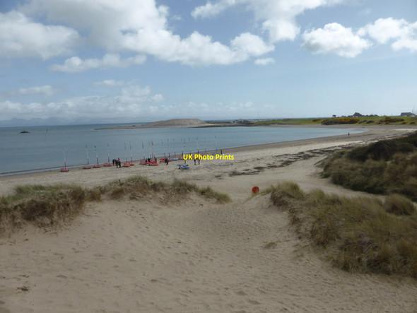 Photo 6"x4" Dinghies on the beach Pwllheli c2015