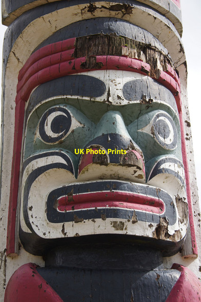 Photo 6"x4" The 'cedar man' on the totem pole at Virginia Water Egham c2015