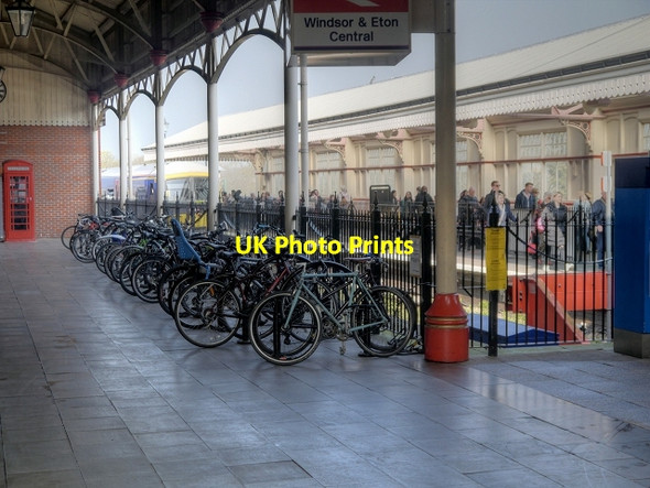 Photo 6"x4" Bicycle Rack, Windsor and Eton Central Station Windsor\/SU9676 c2015