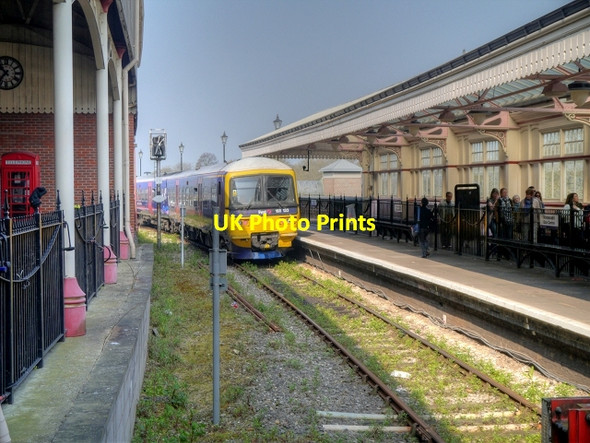 Photo 6"x4" First Great Western DMU at Windsor and Eton Central Railway Station Windsor\/SU9676 c2015