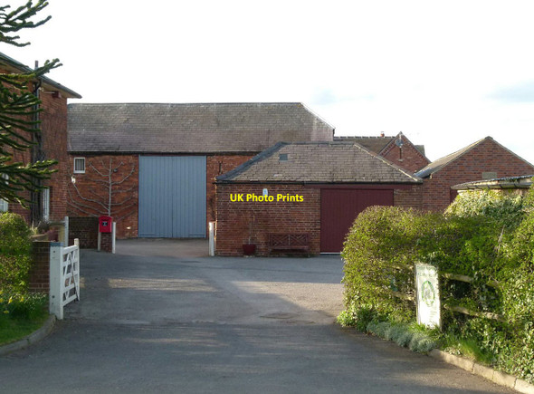 Photo 6"x4" Farm buildings at Manor Farm Nether Broughton c2015