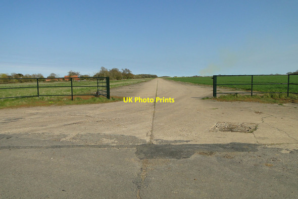 Photo 6"x4" One of the runways at Thorpe Abbotts Thelveton c2015