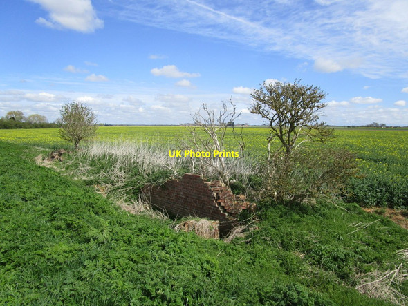 Photo 6"x4" Remains of a building Reed Point\/TF2051 c2015