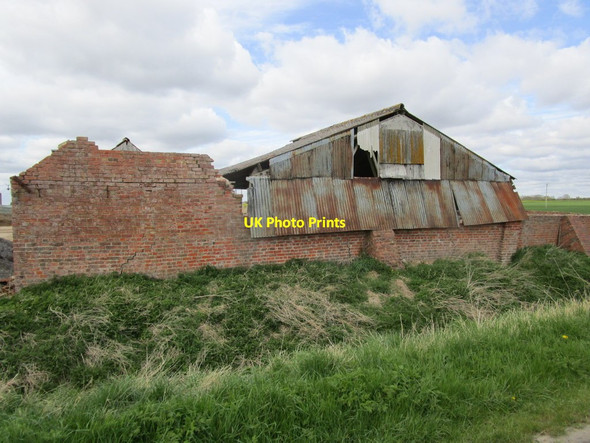 Photo 6"x4" Derelict buildings at Cheethams Bridge Farm Reed Point\/TF2051 c2015