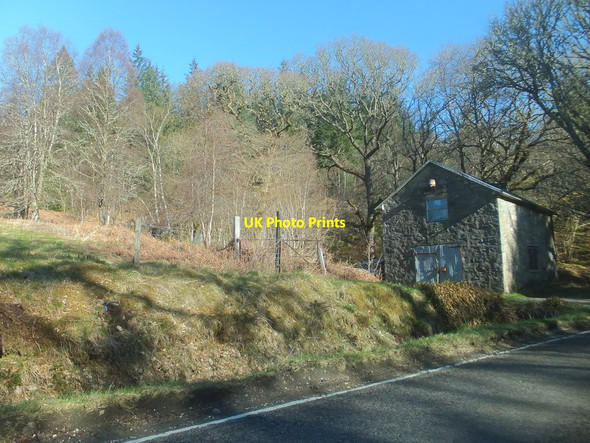 Photo 6"x4" Old barn by Loch Oich Invergarry c2015