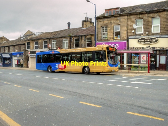 Photo 6"x4" Shuttle Bus on Bingley Main Street Bingley\/SE1139 c2015