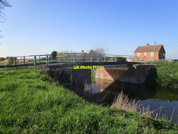 Photo 6"x4" Bridge over Howbridge Drain Newham\/TF2850 c2015