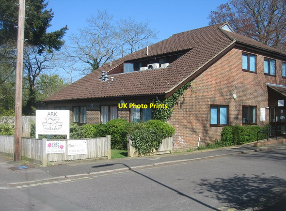 Photo 6"x4" Veterinary practice - Connaught Road Fleet\/SU8054 c2015