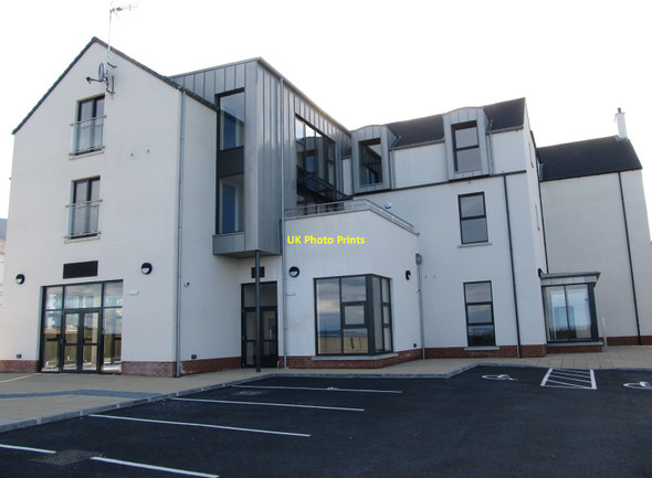 Photo 6"x4" The sea-facing side of St Vincent de Paul Clare Lodge  hostel at Newcastle Newcastle\/J3732 c2015