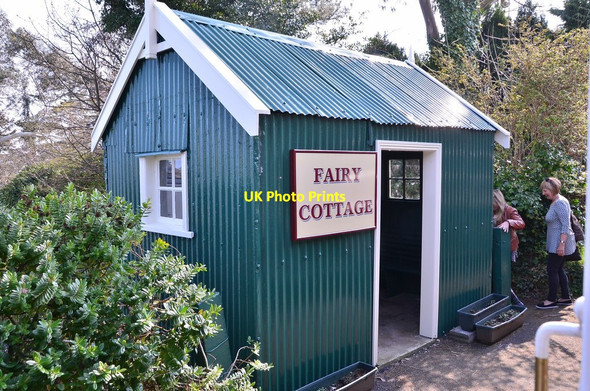Photo 6"x4" Fairy Cottage tram stop Ballacannell\/SC4382 c2015