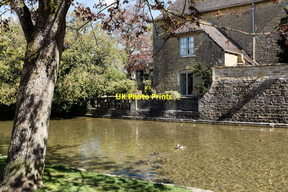 Photo 6"x4" River Windrush, Bourton on the Water Bourton-on-the-Water c2015