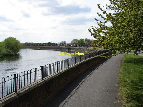 Photo 6"x4" Riverside path West Bridgford c2015