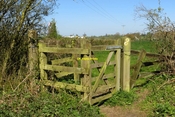 Photo 6"x4" Kissing gate on the footpath Sandhill\/SP7326 c2015
