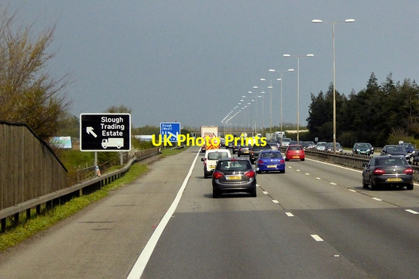 Photo 6"x4" Eastbound M4 Motorway Lake End c2015