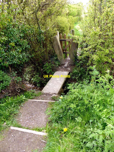 Photo 6"x4" Gate, squeeze stile and bridge on footpath to Barley Mow pub Wingerworth c2015