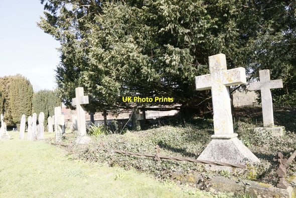 Photo 6"x4" Graves in the Churchyard Avington\/SU5332 c2015