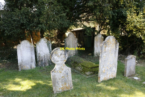 Photo 6"x4" Graves in the Corner Avington\/SU5332 c2015