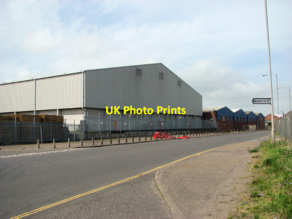 Photo 6"x4" Industrial sheds in South Denes Road Great Yarmouth c2015