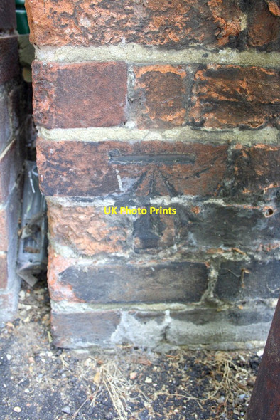 Photo 6"x4" Benchmark on wall between Alpha House and Brechin Court Reading c2014