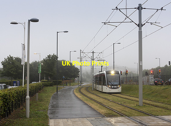 Photo 6"x4" Tram approaching the Gyle Centre Gogar\/NT1672 c2014