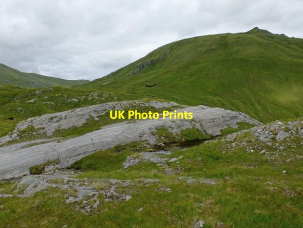Photo 6"x4" Glaciated outcrop on Bealach a' Ch\u00c3\u00b2inich Bealach a' Ch\u00f2inich c2014