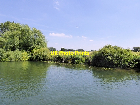 Photo 6"x4" River Thames Embankment near Datchet Windsor\/SU9676 c2014