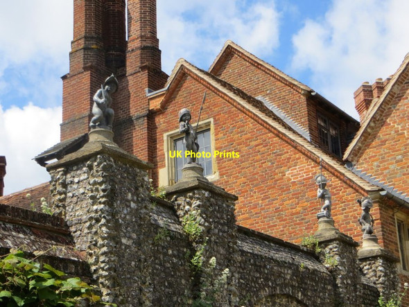 Photo 6"x4" Cherubs on the Wall Broadplat c2014