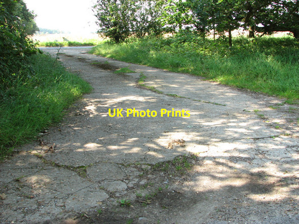 Photo 6"x4" A short concreted road Wood Norton\/TG0128 c2014