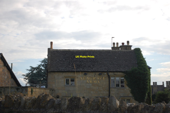 Photo 6"x4" View over the wall to The Seagrave Arms Weston-sub-Edge c2014
