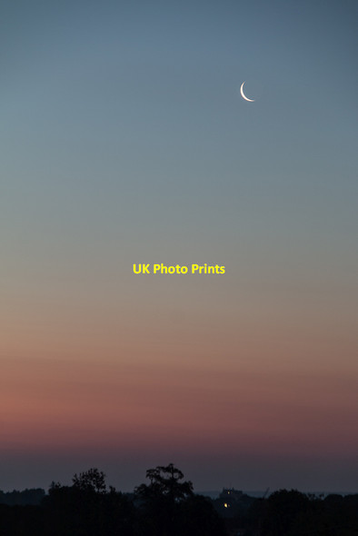 Photo 6"x4" Waning Moon in the Morning over Enfield Southgate\/TQ3094 c2014