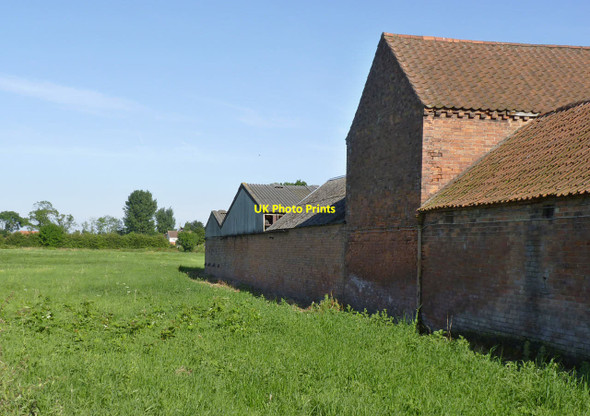 Photo 6"x4" Outbuildings, Grasmere Farm, Sutton-on-Trent Sutton on Trent c2014
