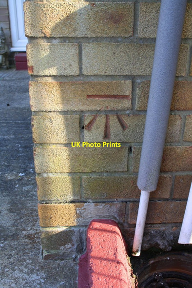 Photo 6"x4" Benchmark on #305 Bretch Hill Banbury\/SP4540 c2014
