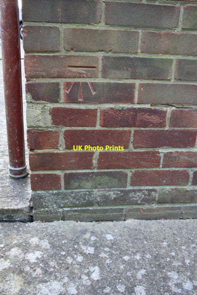 Photo 6"x4" Benchmark on #2 Prescott Avenue Banbury\/SP4540 c2014
