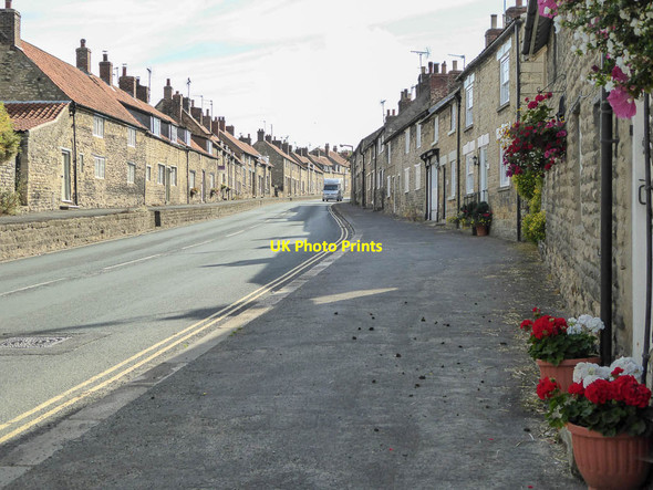 Photo 6"x4" High Street, Thornton-le-Dale, Yorkshire Thornton-le-Dale c2014