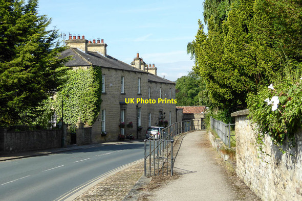 Photo 6"x4" High Street, Thornton-le-Dale, Yorkshire Thornton-le-Dale c2014 P1