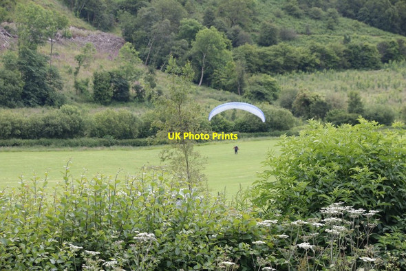 Photo 6"x4" Landing in the Field Hundred House c2014