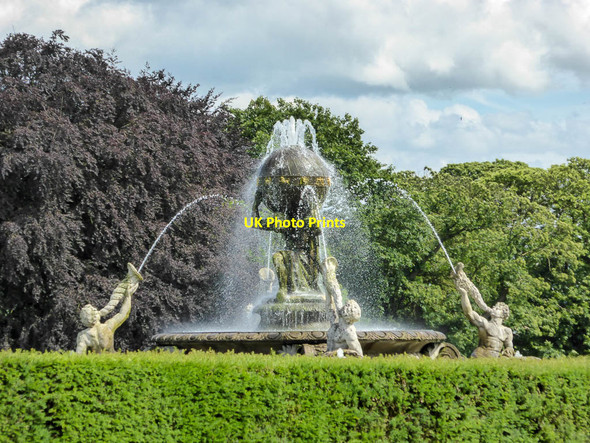 Photo 6"x4" Fountain, Castle Howard, Yorkshire Coneysthorpe c2014 P1