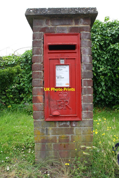 Photo 6"x4" Pillar box with benchmark, St Saviour's Road Reading c2014