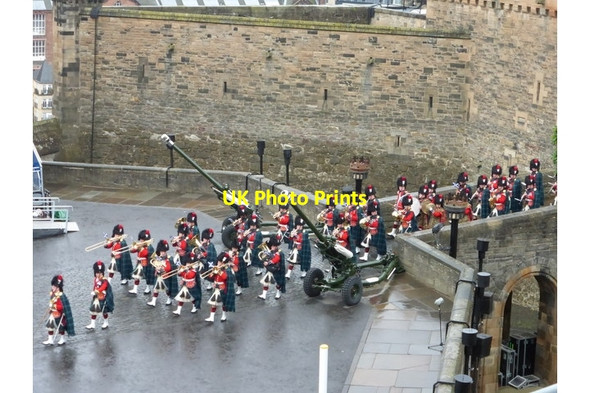 Photo 6"x4" On parade at Edinburgh Castle Edinburgh c2014