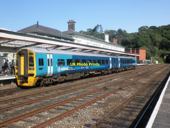 Photo 6"x4" Train from Holyhead arrives at Bangor Bangor\/SH5771 c2014