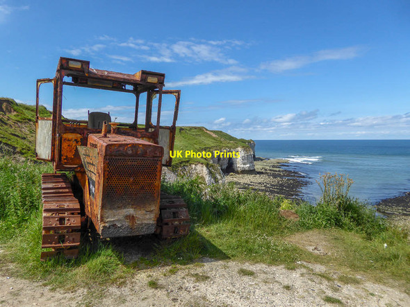 Photo 6"x4" Old Tractor, North Landing, Yorkshire North Landing c2014