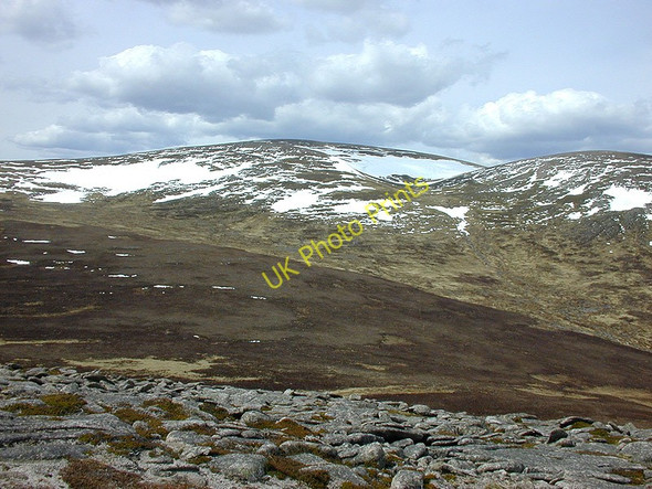 Photo 6"x4" View towards Beinn Bhrotain from Carn Cloich-mhuilinn Carn Cloich-mhuilinn c2005